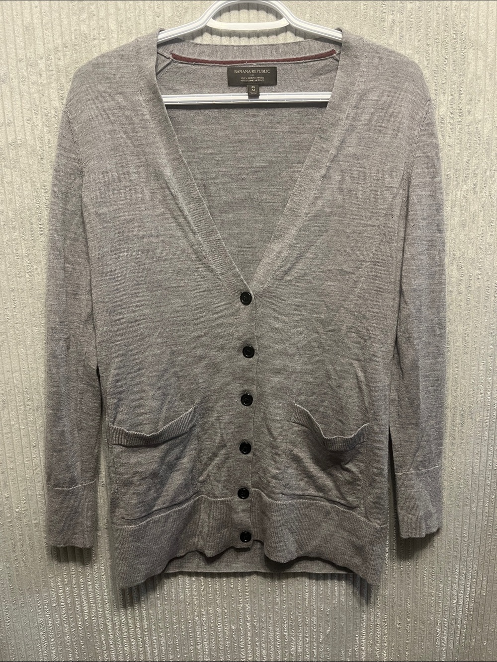 Banana Republic Light Gray V-Neck Button Cardigan 100% Merino Wool Medium